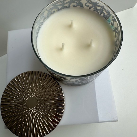 Bath & Body Works “Blue Sky Haze” NEW 3 Wick Candle - Picture 2 of 4